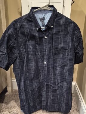 Van Heusen Never Tuck L 16-16 1/2 Preowned